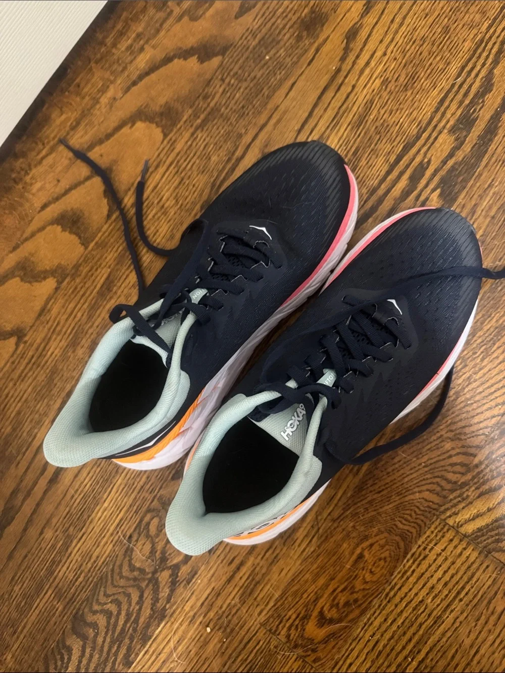 Hoka/Women's Navy Running Shoes with Mint Collar and Coral Trim/7.5/LIKE NEW!